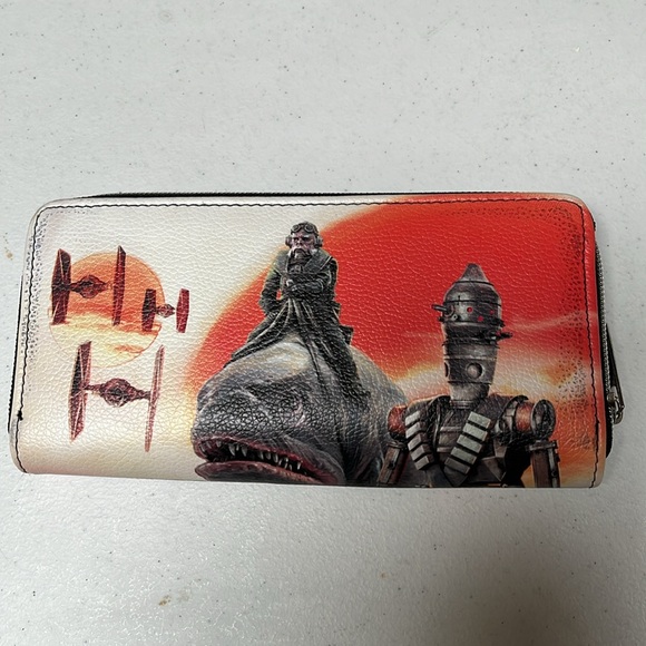Disney Star Wars The Mandalorian Zip Around Wallet - Picture 2 of 7
